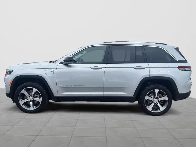 2022 Jeep Grand Cherokee 4xe Sunroof | Leather | SAVE $40,987... - Photo 7