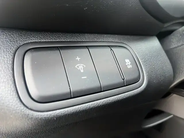 2025 Hyundai Venue Preferred Preferred | Low Mileage | Heated... - Photo 11