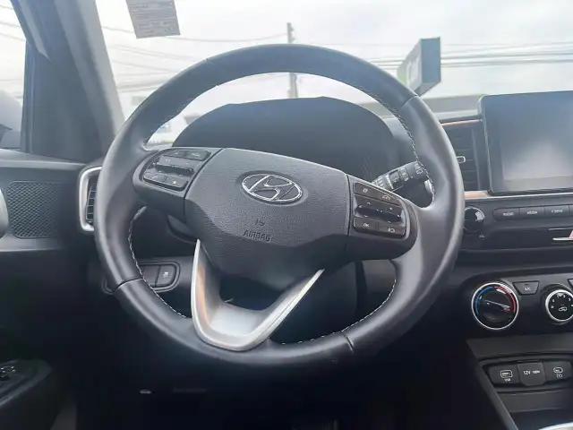 2025 Hyundai Venue Preferred Preferred | Low Mileage | Heated... - Photo 12