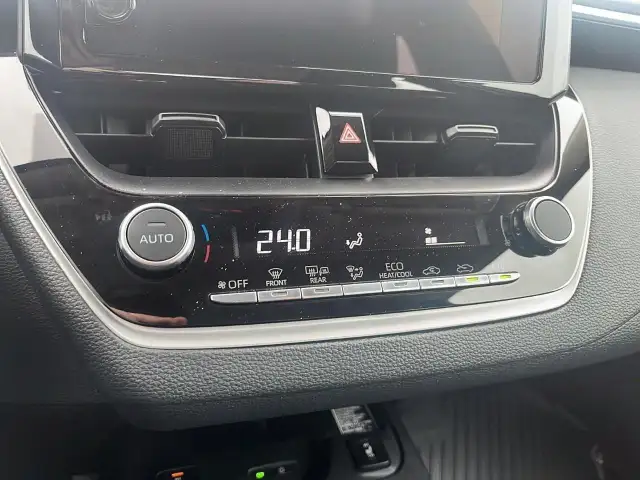 2025 Toyota Corolla LE LE | Low Mileage | Sunroof - Photo 15