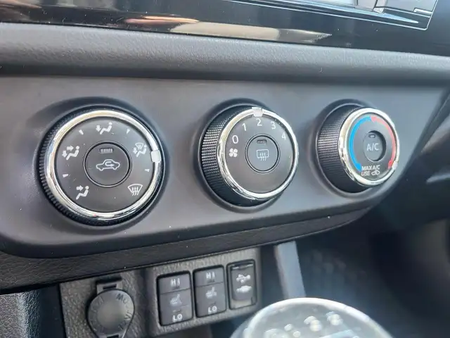 2016 Toyota Corolla S S | Manual | Backup Camera - Photo 16