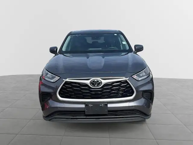 2023 Toyota Highlander LE LE | 8-passenger | Dual Climate Con... - Photo 2