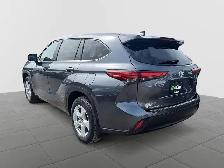 2023 Toyota Highlander LE LE | 8-passenger | Dual Climate Con... - Photo 4