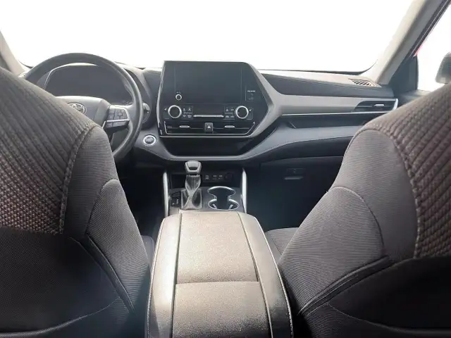 2023 Toyota Highlander LE LE | 8-passenger | Dual Climate Con... - Photo 12