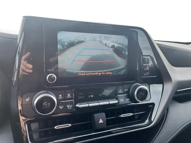 2023 Toyota Highlander LE LE | 8-passenger | Dual Climate Con... - Photo 19