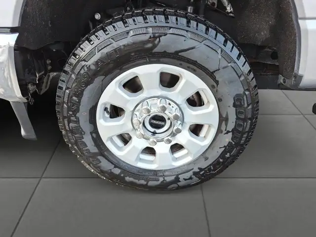2024 Ford F-250 XLT XLT | 4WD CrewCab | 7.3L V8 | SAVE $18,30... - Photo 6