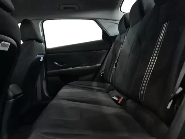 2023 Hyundai Elantra Preferred Preferred | Heated Seats | Lan... - Photo 10