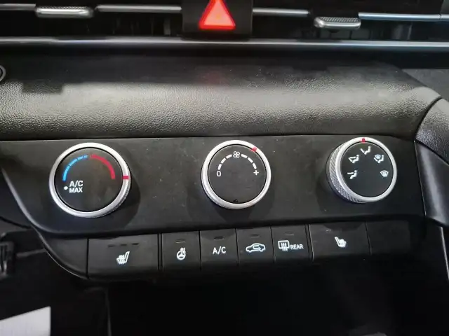 2023 Hyundai Elantra Preferred Preferred | Heated Seats | Lan... - Photo 12