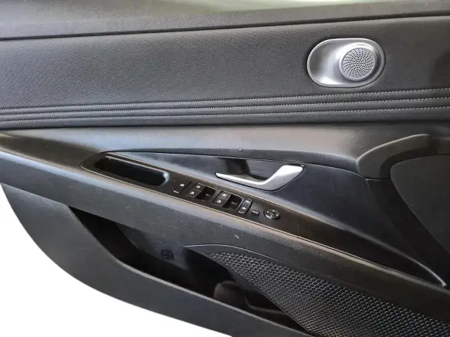 2023 Hyundai Elantra Preferred Preferred | Heated Seats | Lan... - Photo 13