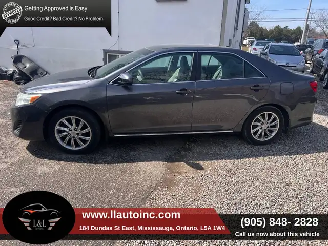 2014 Toyota Camry 4dr Sdn I4 Auto LE - Photo 2