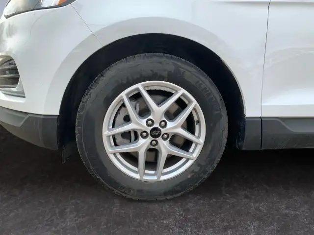 2023 Ford Edge - Photo 16