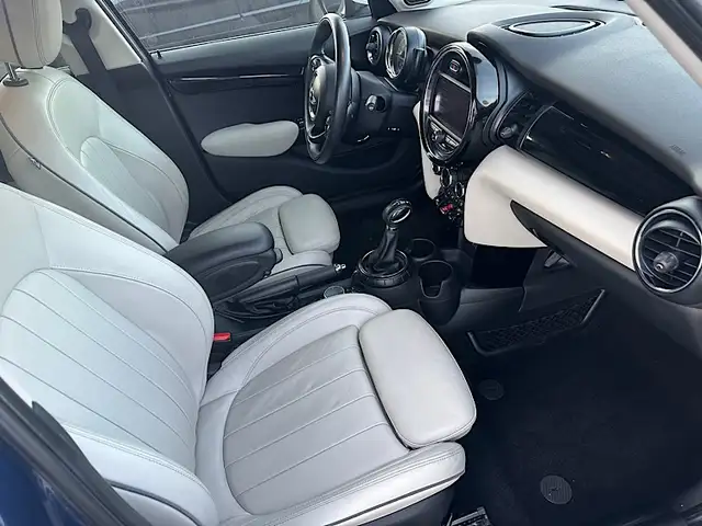 2015 MINI Cooper 5 Door 5dr HB - Photo 9