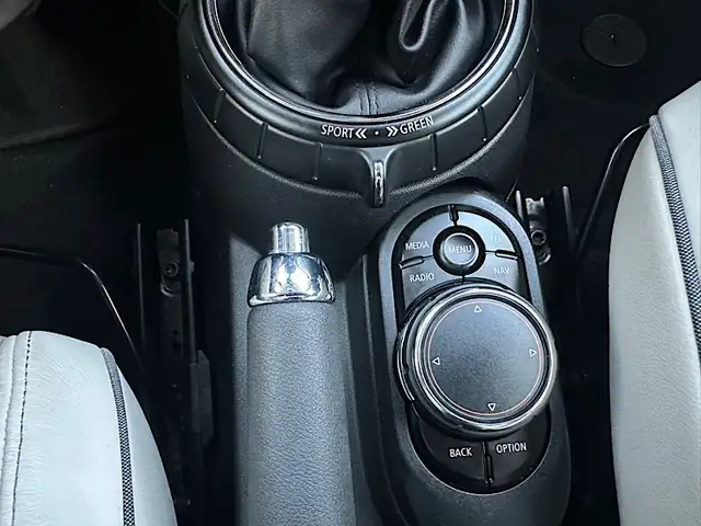 2015 MINI Cooper 5 Door 5dr HB - Photo 19