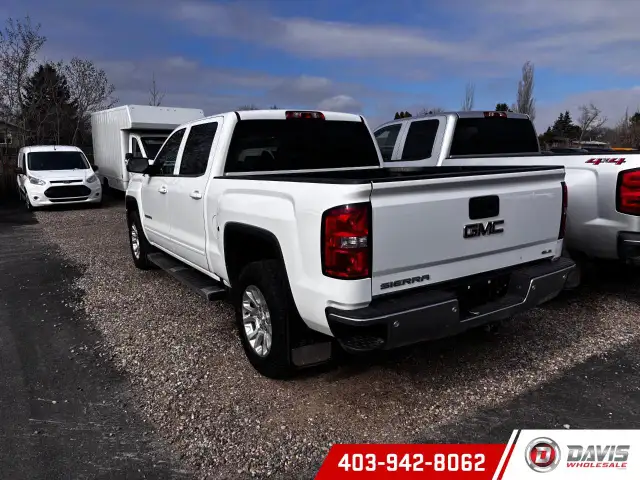 2018 GMC Sierra 1500 SLE - Photo 3