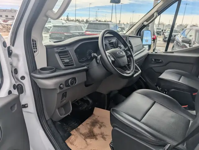 2025 Ford Transit Cargo Van - Photo 2