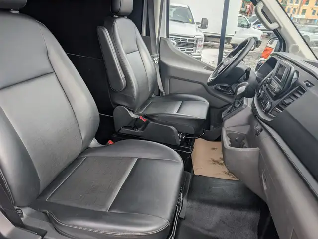 2025 Ford Transit Cargo Van - Photo 13