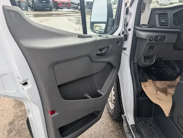 2025 Ford Transit Cargo Van - Photo 16