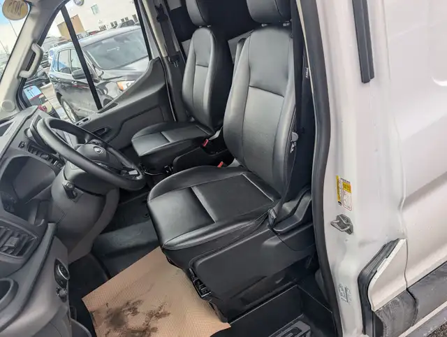 2025 Ford Transit Cargo Van - Photo 17