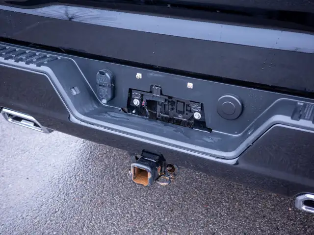 2023 GMC Sierra 1500 Elevation - Tow Hooks | Remote Start - Photo 17