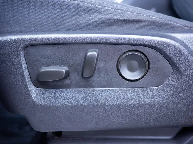 2023 GMC Sierra 1500 Elevation - Tow Hooks | Remote Start - Photo 32
