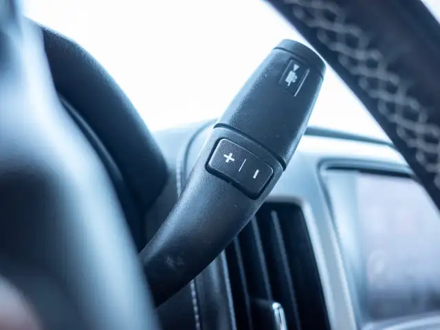 2015 GMC Sierra 1500 SLE - Leather Steering Wheel | Wi-Fi - Photo 28