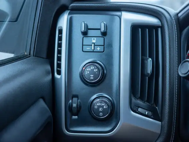 2015 GMC Sierra 1500 SLE - Leather Steering Wheel | Wi-Fi - Photo 39