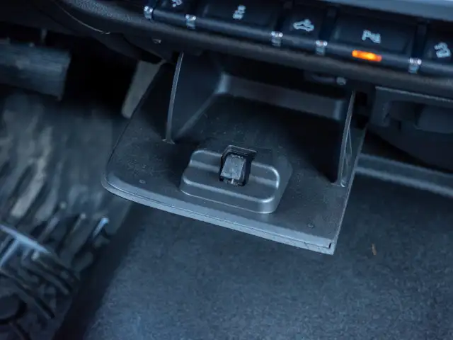 2015 GMC Sierra 1500 SLE - Leather Steering Wheel | Wi-Fi - Photo 50