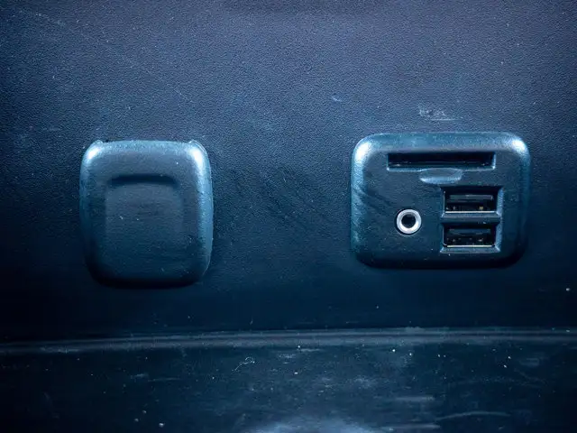 2015 GMC Sierra 1500 SLE - Leather Steering Wheel | Wi-Fi - Photo 60