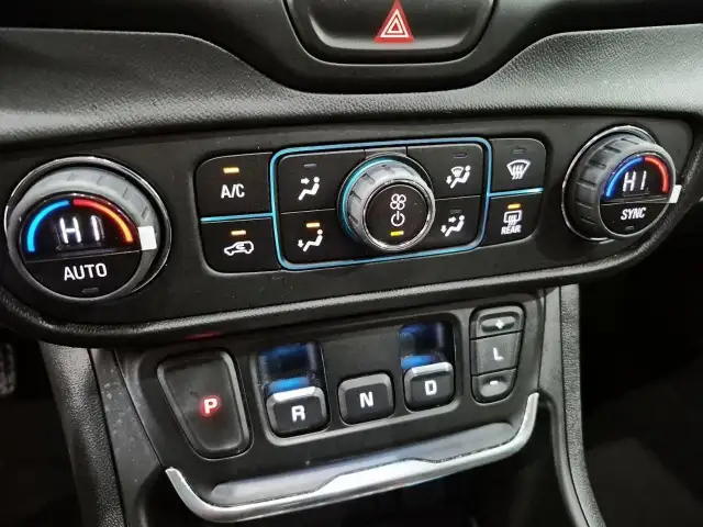 2021 GMC Terrain SLE SLE | ELEVATION PACKAGE | BLACK OUT - Photo 12