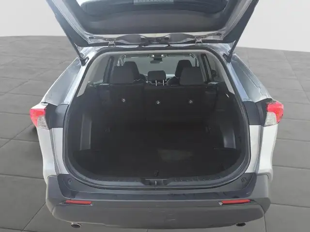 2024 Toyota RAV4 LE LE | Adaptive Cruise | Heated Seats - Photo 15