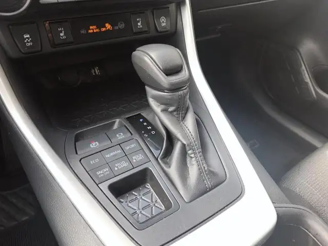 2024 Toyota RAV4 LE LE | Adaptive Cruise | Heated Seats - Photo 16