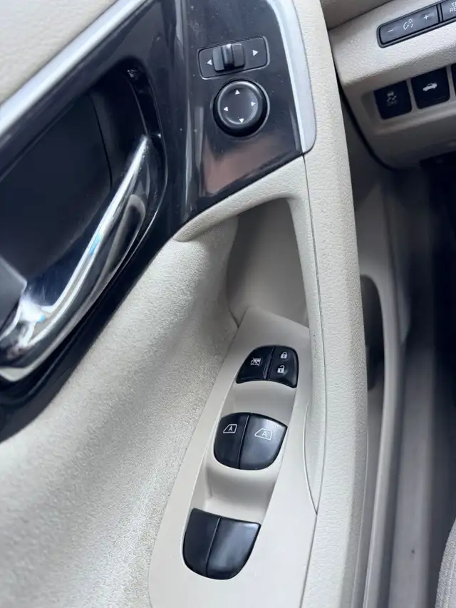 2013 Nissan Altima 4dr Sedan I4 CVT 2.5 - Photo 23