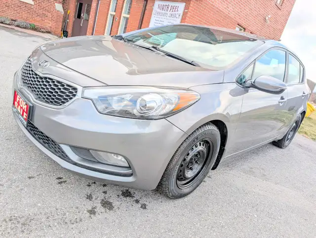 2016 Kia Forte 5-Door 5dr HB Auto EX | Heated seats! | Back-up c - Photo 2