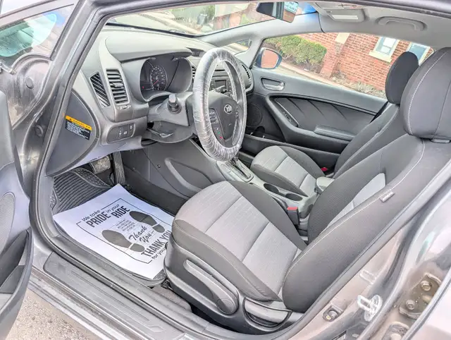 2016 Kia Forte 5-Door 5dr HB Auto EX | Heated seats! | Back-up c - Photo 6