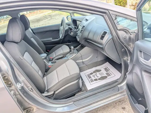 2016 Kia Forte 5-Door 5dr HB Auto EX | Heated seats! | Back-up c - Photo 12