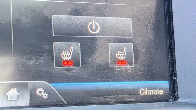 2011 Ford Explorer 4WD 4dr XLT | Sun-roof! | Heated seats! | Cle - Photo 17