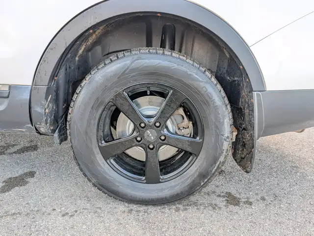 2011 Ford Explorer 4WD 4dr XLT | Sun-roof! | Heated seats! | Cle - Photo 21