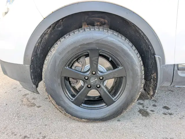 2011 Ford Explorer 4WD 4dr XLT | Sun-roof! | Heated seats! | Cle - Photo 22