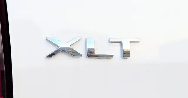 2011 Ford Explorer 4WD 4dr XLT | Sun-roof! | Heated seats! | Cle - Photo 23