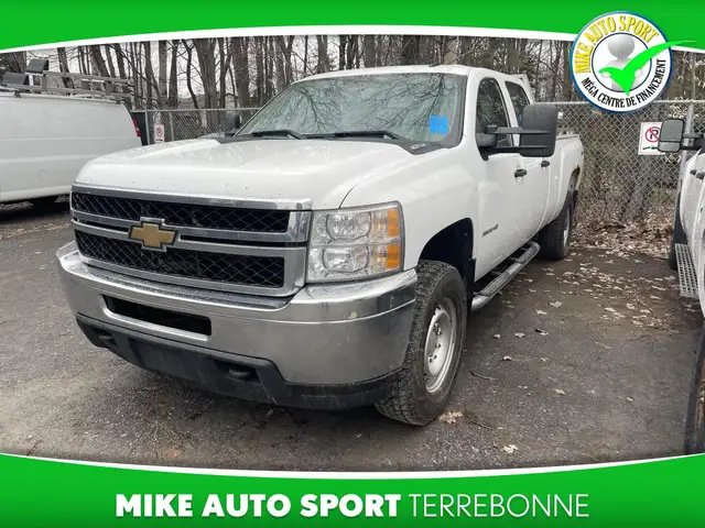 Chevrolet Silverado 3500HD Cabine ordinaire 2 RM 133 po WT 2011