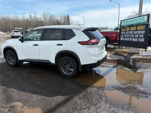 2025 Nissan Rogue - Photo 2