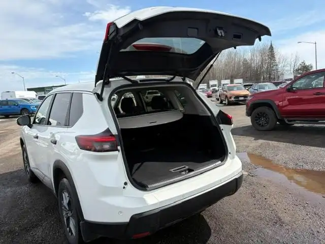 2025 Nissan Rogue - Photo 3