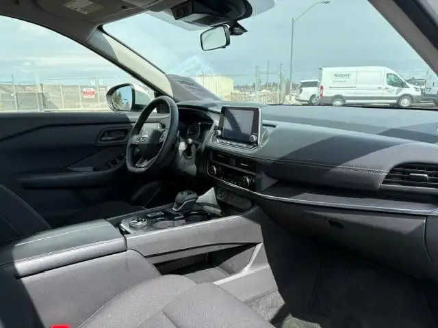 2025 Nissan Rogue - Photo 4