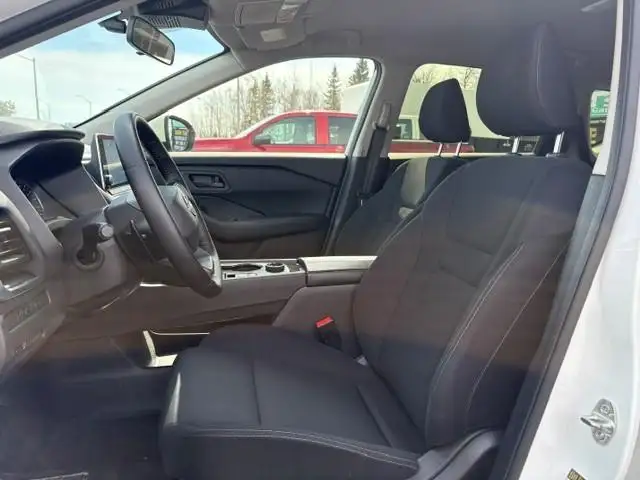 2025 Nissan Rogue - Photo 6