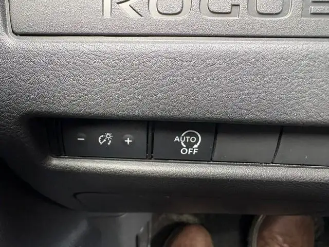 2025 Nissan Rogue - Photo 9