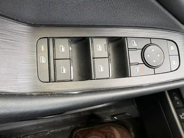 2025 Nissan Rogue - Photo 16