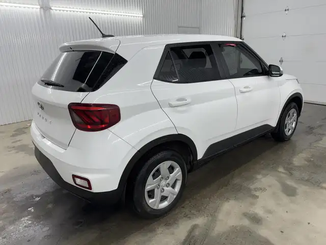 Hyundai Venue Essential 2023 à vendre - Photo 11