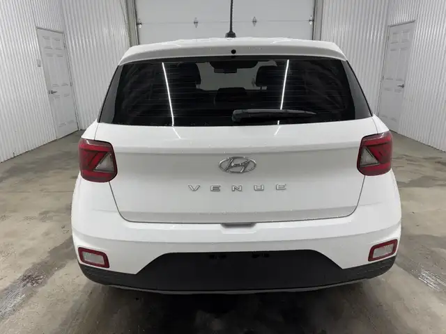 Hyundai Venue Essential 2023 à vendre - Photo 12