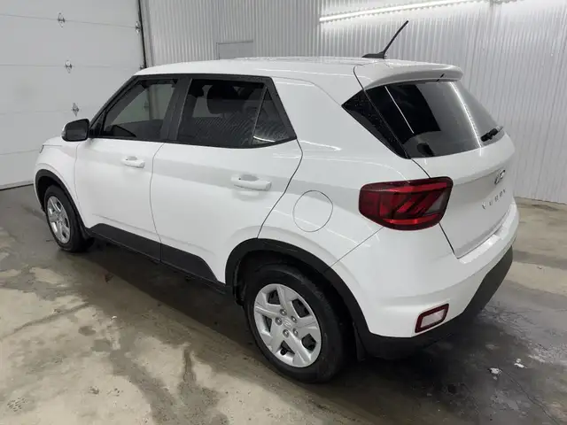 Hyundai Venue Essential 2023 à vendre - Photo 13