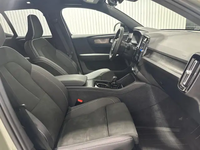 Volvo XC40 Plus Twin Awd 2023 à vendre - Photo 19